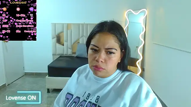 martinna tay online show from 02/04/25, 01:02