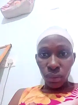 Snapshot of LOVELY-2BERRY chatting on 10/26/25, 04:24 LOVELY-2BERRY online show from 10/26/25, 04:24