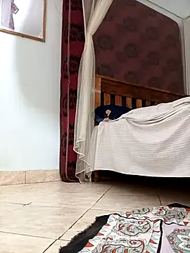 Snapshot of LOVELY-2BERRY chatting on 12/17/25, 06:52 LOVELY-2BERRY online show from 12/17/25, 06:52