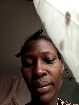 Snapshot of LOVELY-2BERRY chatting on 12/18/25, 05:02 LOVELY-2BERRY online show from 12/18/25, 05:02