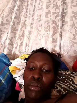 Snapshot of LOVELY-2BERRY chatting on 12/19/25, 06:42 LOVELY-2BERRY online show from 12/19/25, 06:42