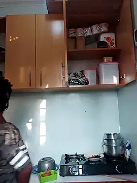 Snapshot of LOVELY-2BERRY chatting on 03/18/26, 04:37 LOVELY-2BERRY online show from 03/18/26, 04:37