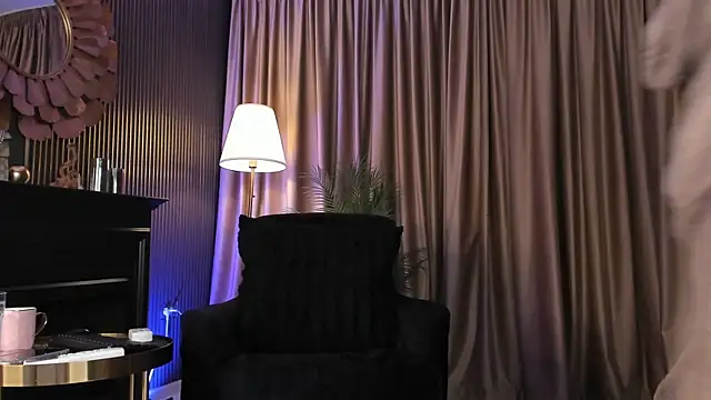 Snapshot of LovingBlondie chatting on 06/21/26, 03:09 LovingBlondie online show from 06/21/26, 03:09