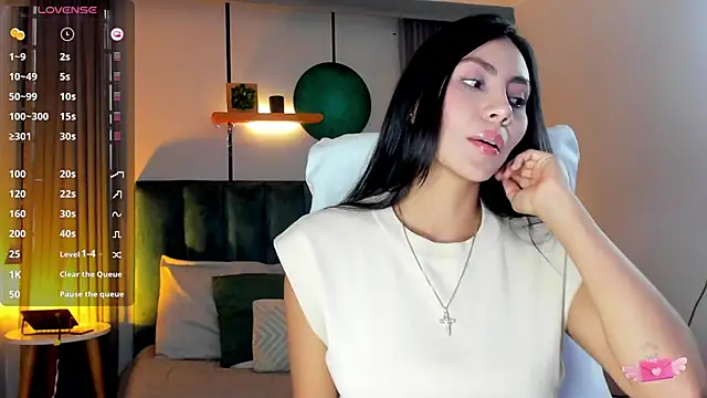 Snapshot of nichole_bree_ chatting on 02/17/25, 03:31 nichole bree online show from 02/17/25, 03:31