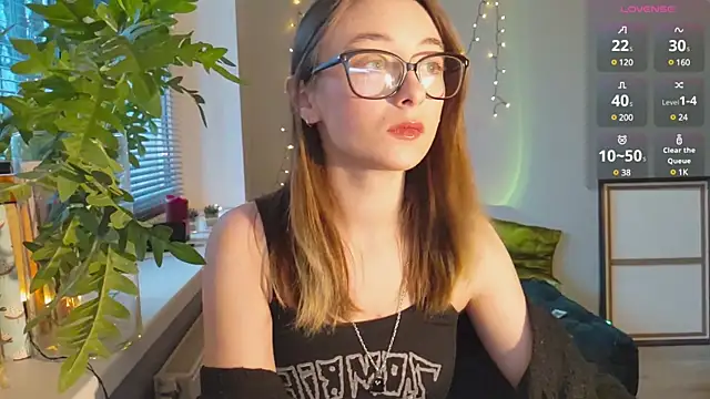 Snapshot of monlight__dana chatting on 12/23/24, 01:35 monlight  dana online show from 12/23/24, 01:35