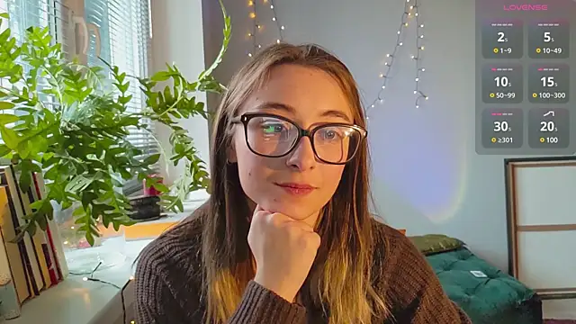 Snapshot of monlight__dana chatting on 12/24/24, 12:00 monlight  dana online show from 12/24/24, 12:00