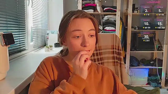 Snapshot of monlight__dana chatting on 02/09/25, 11:47 monlight  dana online show from 02/09/25, 11:47