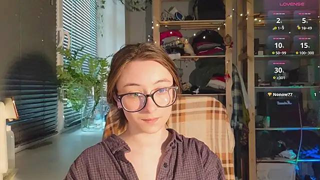 Snapshot of monlight__dana chatting on 03/16/25, 10:00 monlight  dana online show from 03/16/25, 10:00