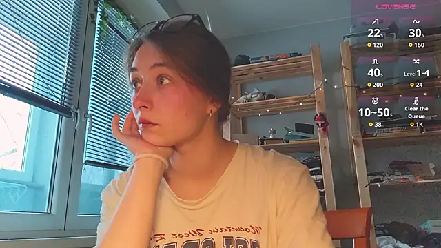 Snapshot of monlight__dana chatting on 02/06/26, 01:47 monlight dana online show from 02/06/26, 01:47