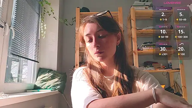 Snapshot of monlight__dana chatting on 03/08/26, 12:20 monlight dana online show from 03/08/26, 12:20