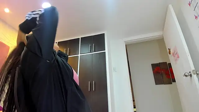 Charlotte Ice1 online show from 12/31/24, 03:42