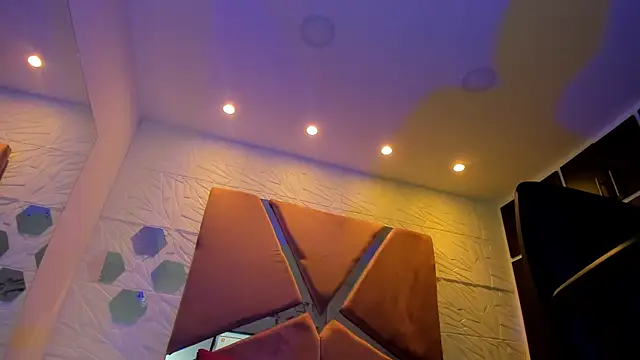 Charlotte Ice1 online show from 01/31/25, 06:57