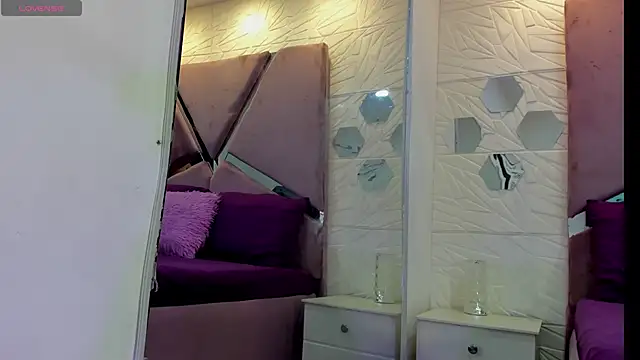 Charlotte Ice1 online show from 09/27/25, 04:45