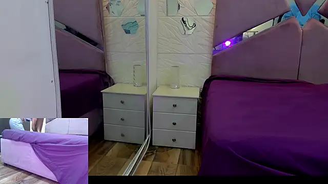 Charlotte Ice1 online show from 09/29/25, 03:50