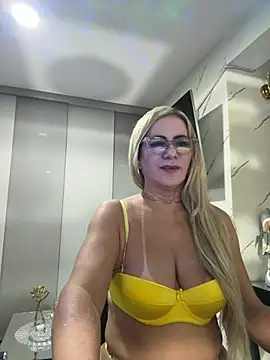 LARIANA RIVERA23 online show from 05/11/26, 08:31