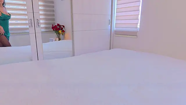 Miarouss3 online show from 02/10/25, 03:32