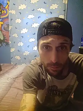 Snapshot of hungandtatted666 chatting on 11/10/25, 03:00 hungandtatted666 online show from 11/10/25, 03:00