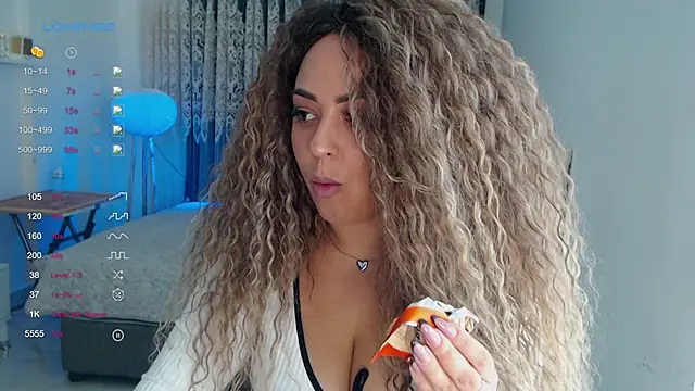  Just a queen 3 online show from 12/02/25, 04:57