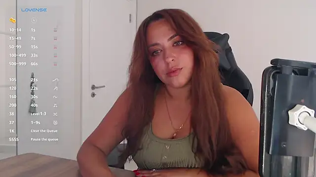 Snapshot of _Just_a_queen_3 chatting on 06/23/26, 07:28 Just a queen 3 online show from 06/23/26, 07:28