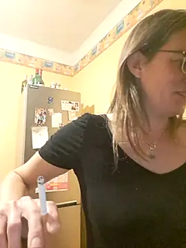 Snapshot of SpiceLea chatting on 01/10/25, 05:56 SpiceLea online show from 01/10/25, 05:56