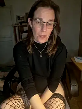 Snapshot of SpiceLea chatting on 01/28/25, 06:39 SpiceLea online show from 01/28/25, 06:39