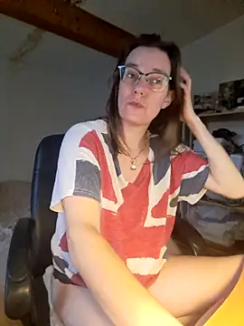 Snapshot of SpiceLea chatting on 02/10/25, 02:59 SpiceLea online show from 02/10/25, 02:59