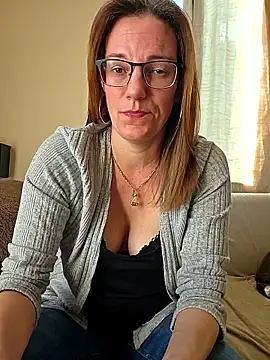 Snapshot of SpiceLea chatting on 03/12/26, 02:34 SpiceLea online show from 03/12/26, 02:34