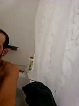 Snapshot of LongDongDaddy302 chatting on 12/06/24, 07:10 LongDongDaddy302 online show from 12/06/24, 07:10