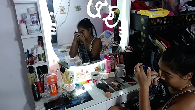 Snapshot of kiara_milf_ chatting on 06/18/26, 06:23 kiara milf online show from 06/18/26, 06:23