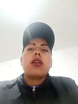 Snapshot of _andrea30 chatting on 02/12/26, 11:16 andrea30 online show from 02/12/26, 11:16