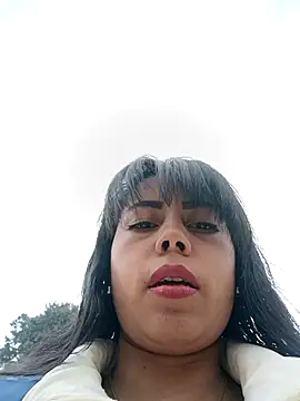 Snapshot of _andrea30 chatting on 04/13/26, 11:48 andrea30 online show from 04/13/26, 11:48