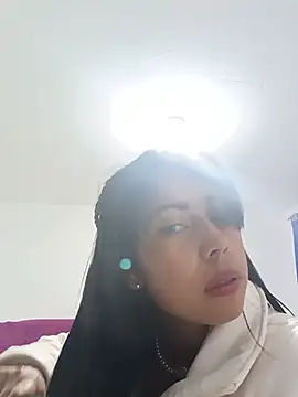Snapshot of _andrea30 chatting on 06/01/26, 11:23 andrea30 online show from 06/01/26, 11:23