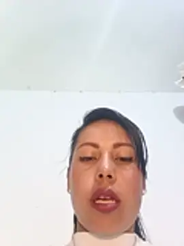 Snapshot of _andrea30 chatting on 07/04/26, 06:52 andrea30 online show from 07/04/26, 06:52