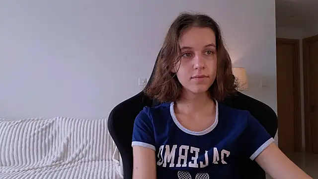 VanessaBayer2 online show from 12/04/24, 01:36