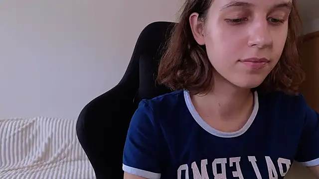 VanessaBayer2 online show from 12/04/24, 06:11