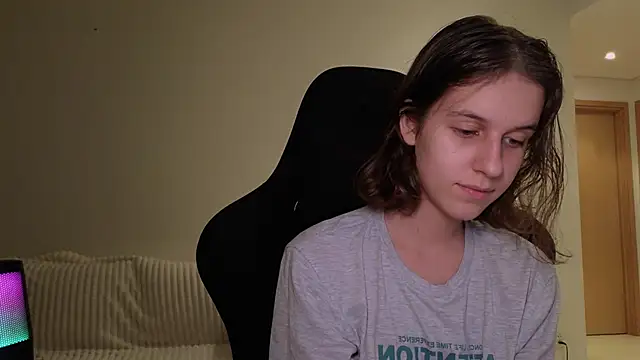 VanessaBayer2 online show from 12/06/24, 12:27