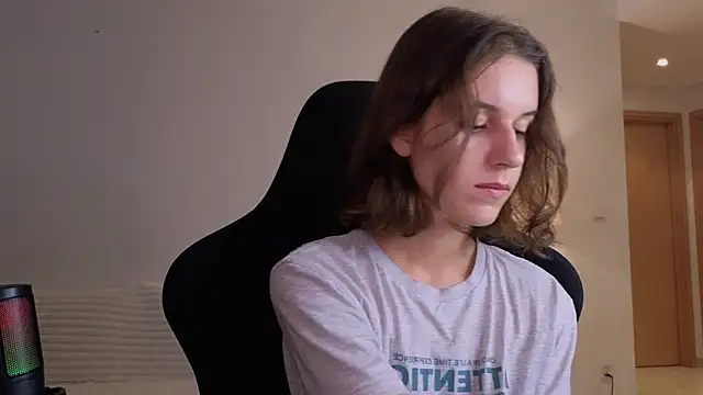 VanessaBayer2 online show from 12/06/24, 09:57