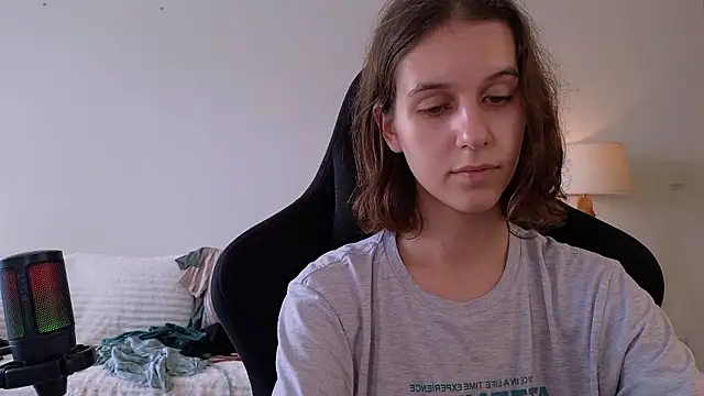 VanessaBayer2 online show from 12/07/24, 04:09