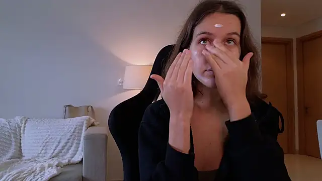 VanessaBayer2 online show from 12/26/24, 12:57