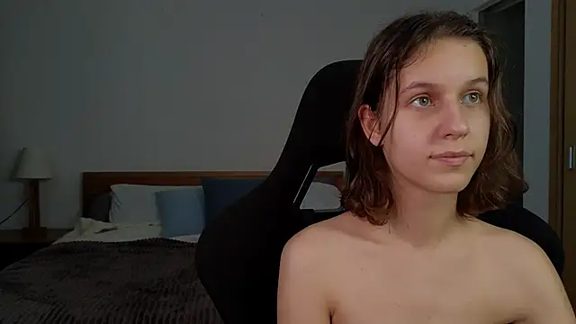 VanessaBayer2 online show from 03/10/25, 03:01