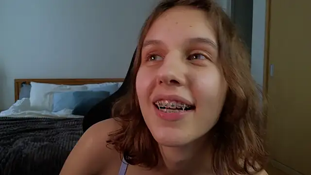 VanessaBayer2 online show from 03/17/25, 03:36