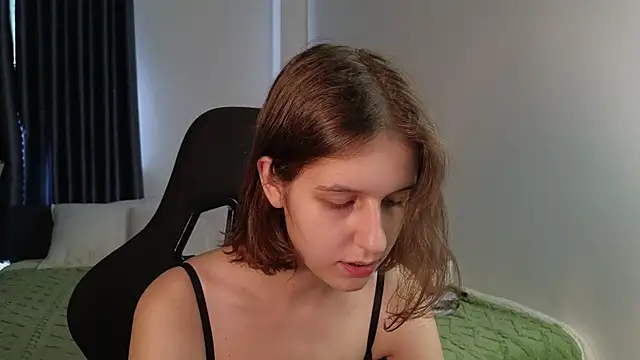 VanessaBayer2 online show from 09/20/25, 05:52