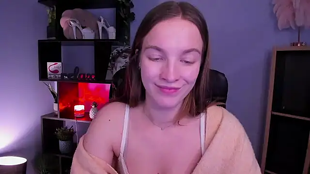 Snapshot of kenzie_x chatting on 12/19/24, 10:34 kenzie x online show from 12/19/24, 10:34