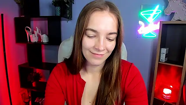 Snapshot of kenzie_x chatting on 10/20/25, 04:24 kenzie x online show from 10/20/25, 04:24