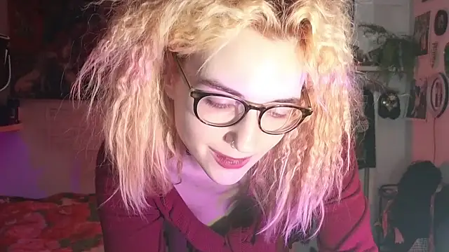 Snapshot of TatianaRomanov chatting on 03/15/26, 09:21 TatianaRomanov online show from 03/15/26, 09:21