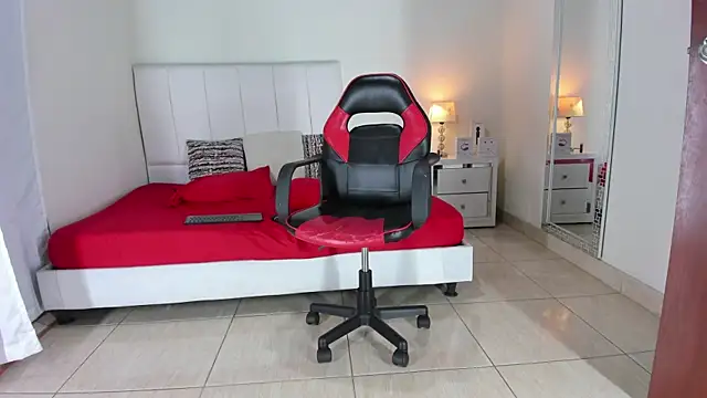 MarilynDavies online show from 12/29/24, 01:45