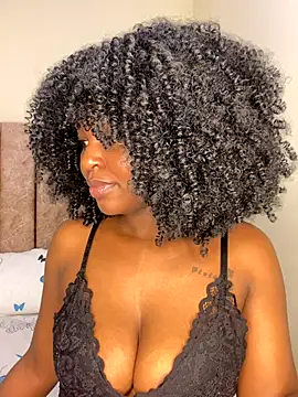 Snapshot of Sugar_plum44 chatting on 12/19/25, 03:19 Sugar plum44 online show from 12/19/25, 03:19