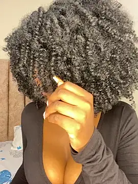 Snapshot of Sugar_plum44 chatting on 12/23/25, 03:04 Sugar plum44 online show from 12/23/25, 03:04