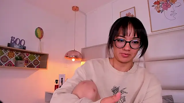 Aily Yozuko online show from 12/11/24, 09:41