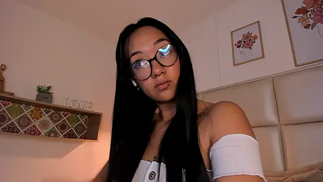 Aily Yozuko online show from 02/12/25, 07:34